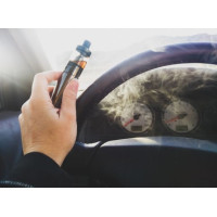 Паріння вейпу за кермом