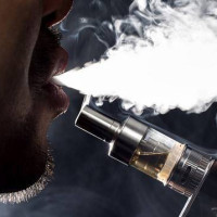 Чому електронна сигарета плюється, хлюпає та булькає?