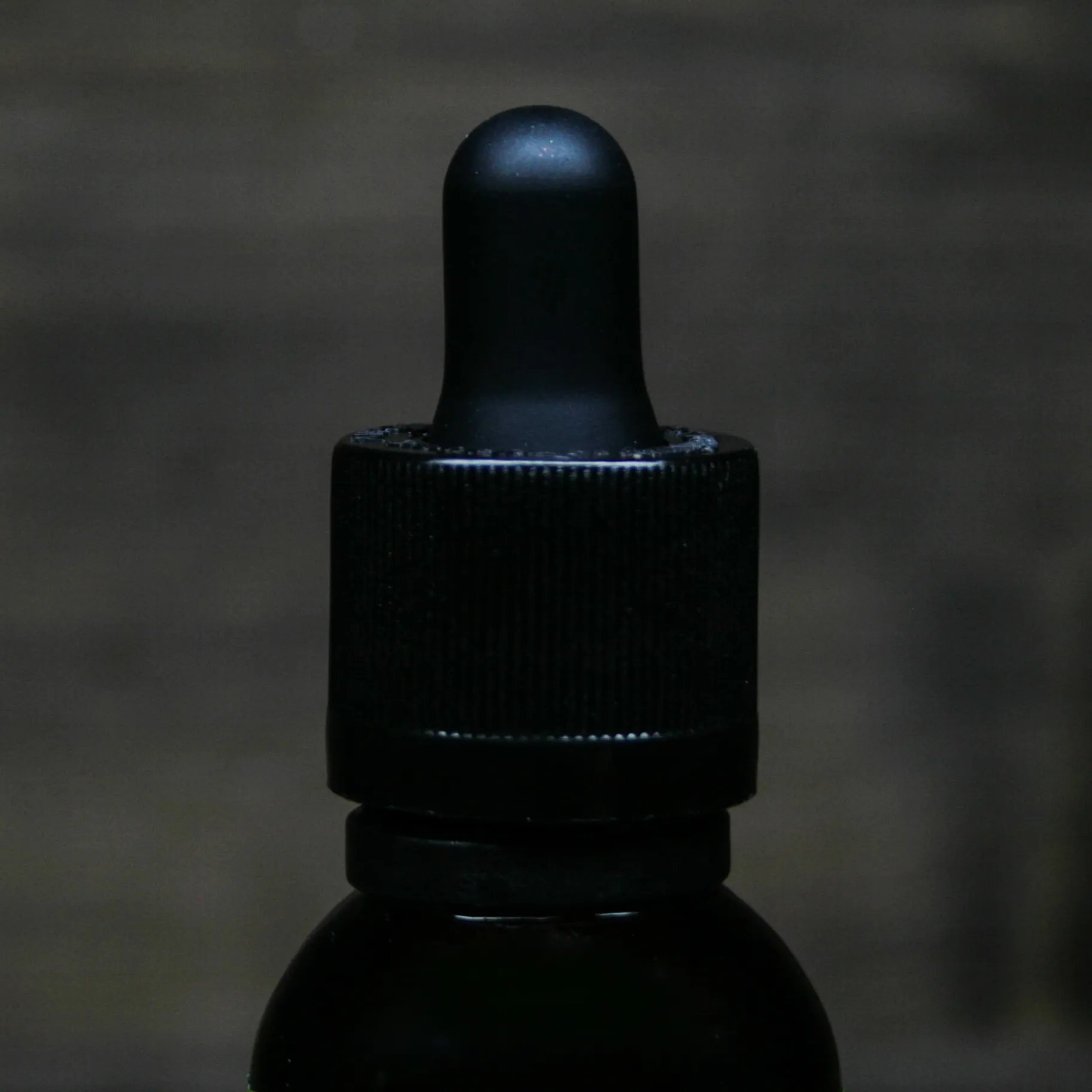 Как открыть флакончик с жидкостью для электронных сигарет Фото-1